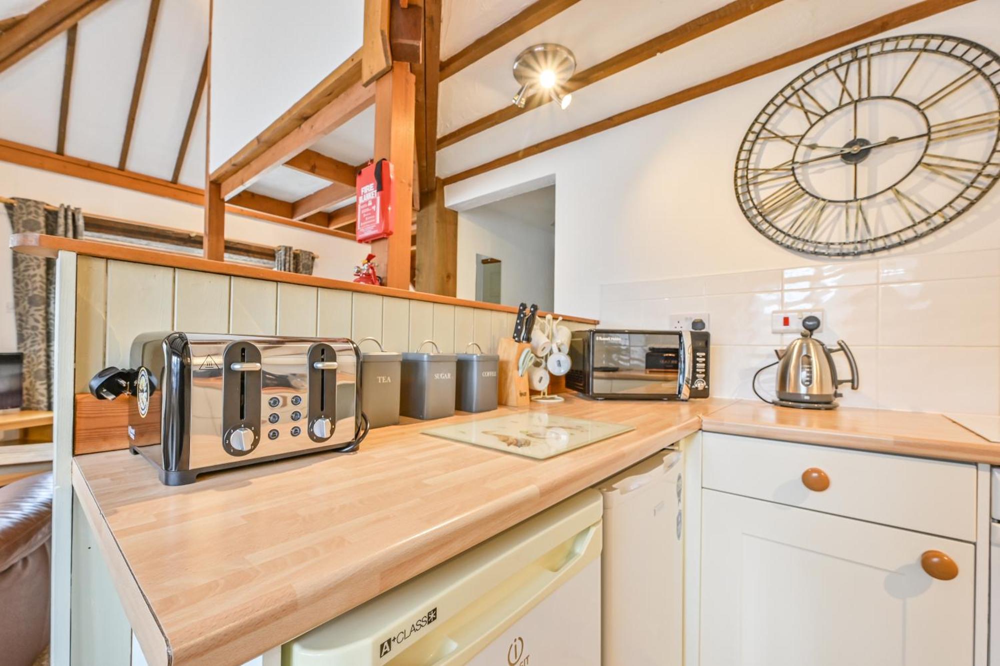 Polean Farm Cottages - With Free Animal Feeding And Pony Rides And Free Access To A Nearby Pool Looe Δωμάτιο φωτογραφία