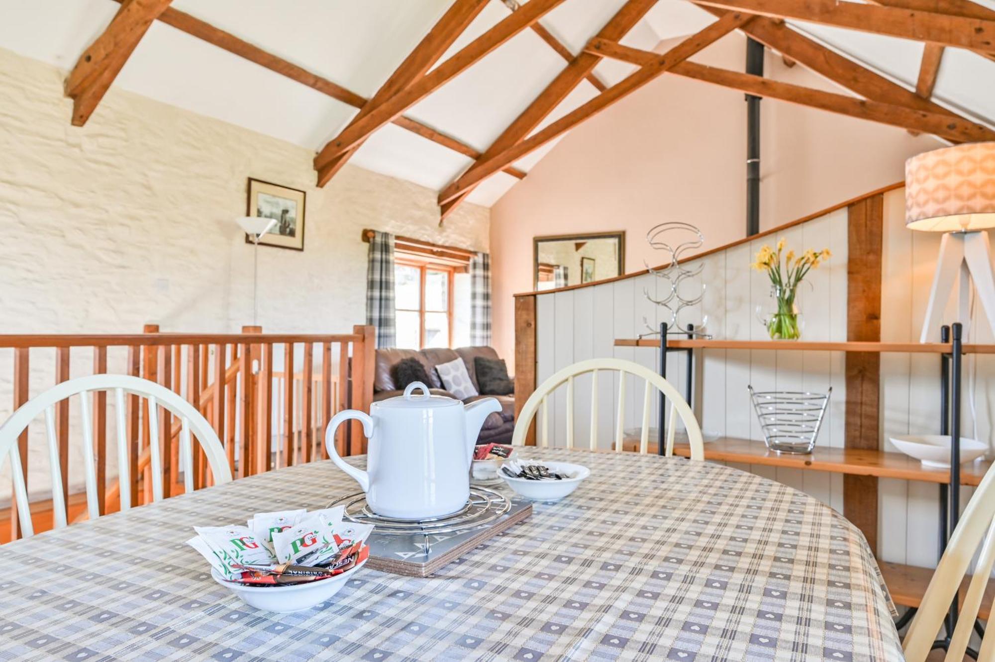 Polean Farm Cottages - With Free Animal Feeding And Pony Rides And Free Access To A Nearby Pool Looe Δωμάτιο φωτογραφία
